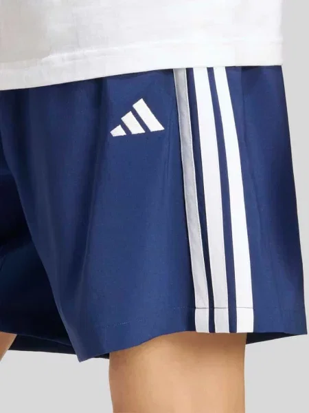 Szorty dresowe o kroju regular fit z nadrukiem z logo Adidas Sportswear granatowe
