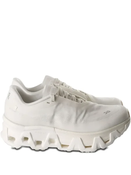 Бягане маратонки On-running бяло