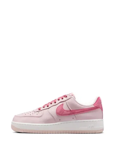 Маратонки Nike Air Force 1 с връзки с дантела със сърца черно