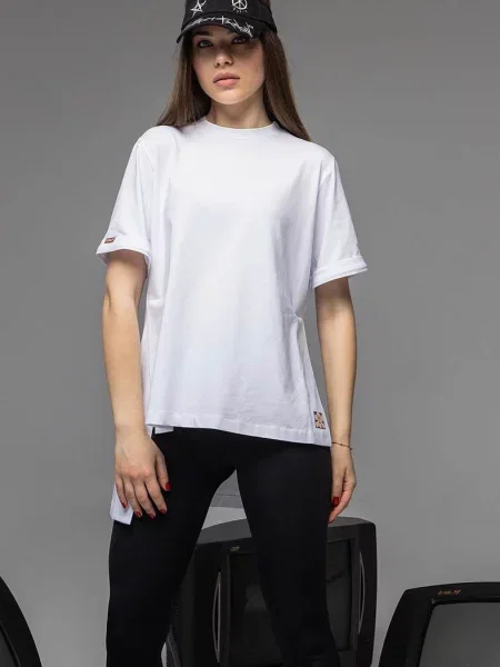 Женская трикотажная футболка біла