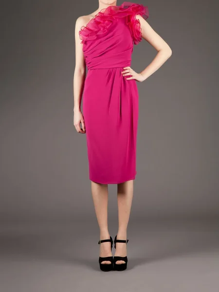 Rochie Giambattista Valli cu un umăr gol de costum roz