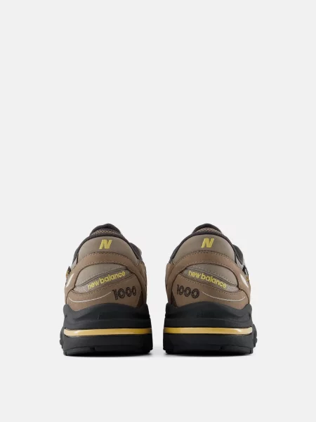 Замшеві кросівки New Balance коричневі