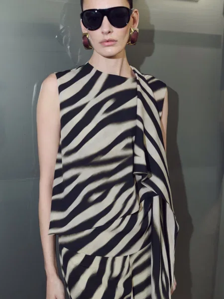 Блуза MANGO чорний