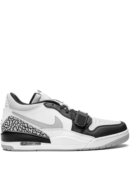Sneakerși Jordan alb