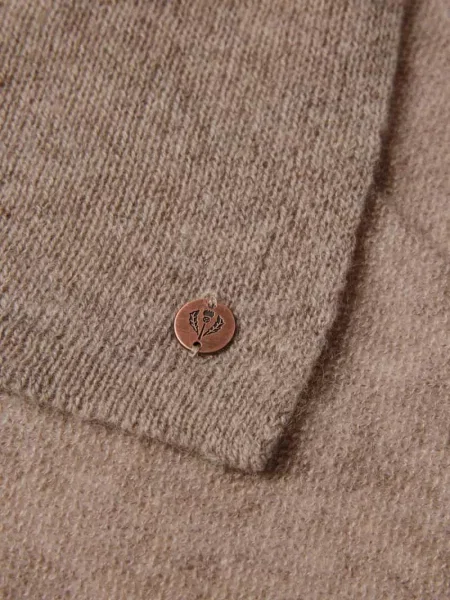Szal z detalem z logo Fraas