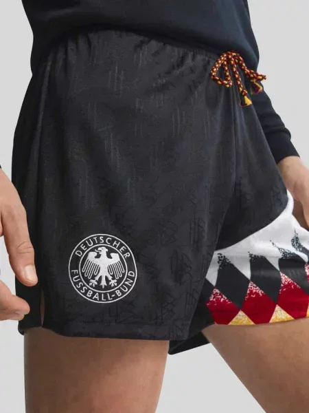 Krótkie spodnie Adidas z logo czarne