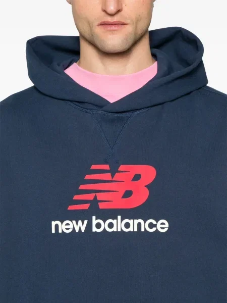 Tricou New Balance cu broderie din material terry albastru