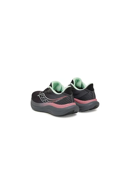 Saucony Tekaški čevlji Triumph črna