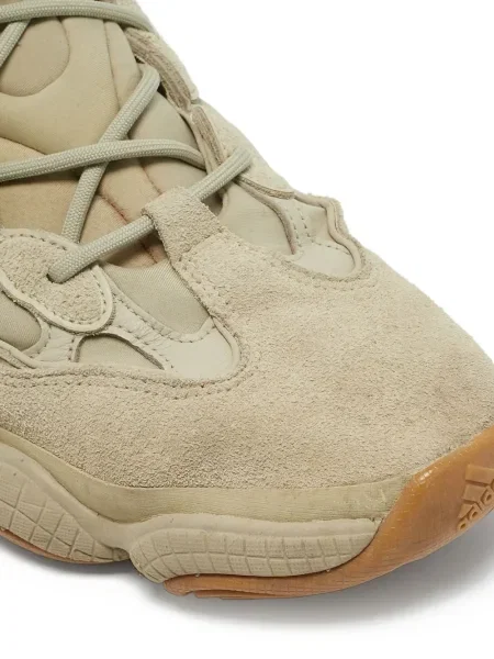 Sneakerși Adidas Yeezy din piele de căprioară