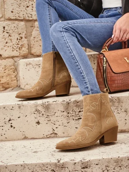 Gležnjarji Resti iz rebrastega žameta rjava