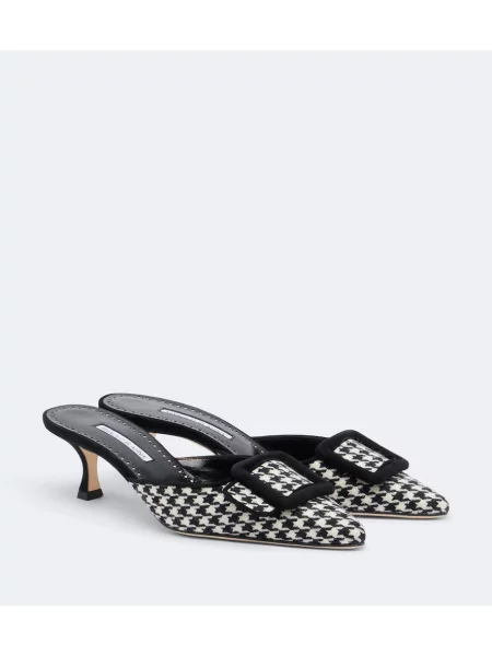 Papuci tip mules Manolo Blahnik din piele de căprioară cu model pepito negru
