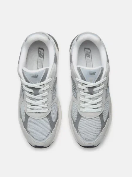 Замшевые повседневные кроссовки New Balance серые