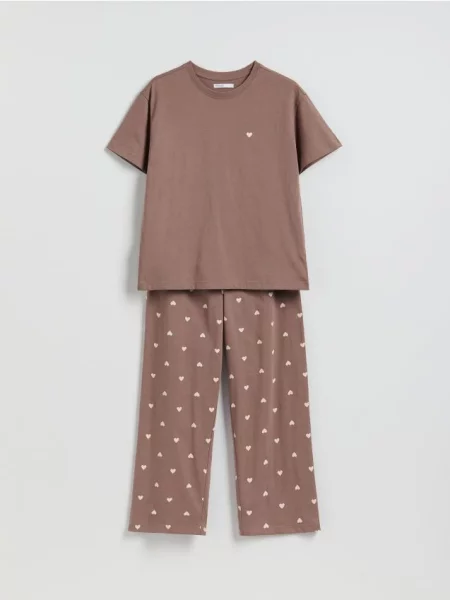 Reserved Pijama din două piese cu inimi cafeniu
