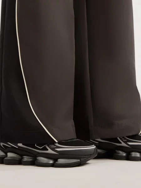 Спортивные штаны New Balance черные
