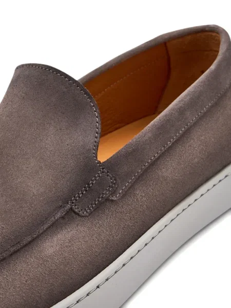 Pantofi loafer Magnanni din piele de căprioară slip-on maro