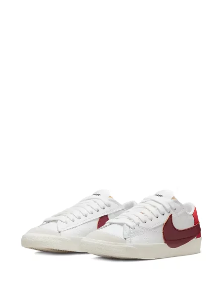 Sneakerși Nike Blazer cu platformă alb