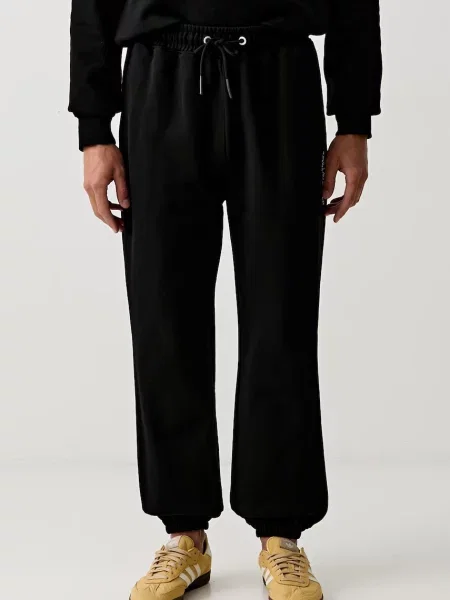 Karl Lagerfeld Jeans pantaloni de trening pentru bărbați din negru