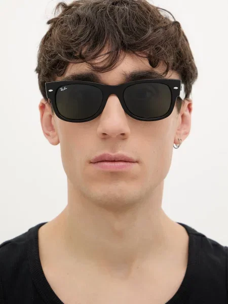 Ray-Ban napszemüveg fekete
