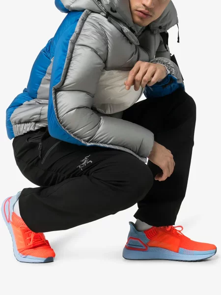 Sneakerși Adidas UltraBoost din piele de căprioară albastru