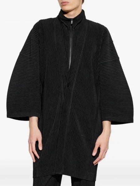 Paltas Homme Plissé Issey Miyake juoda