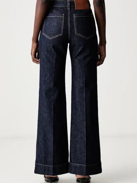 Széles szárú farmer Victoria Beckham