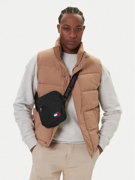 Tommy Jeans Taška cez rameno Tjm Ess Daily Reporter čierna