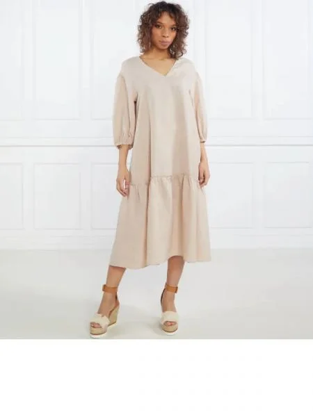 Peserico De in rochie bej
