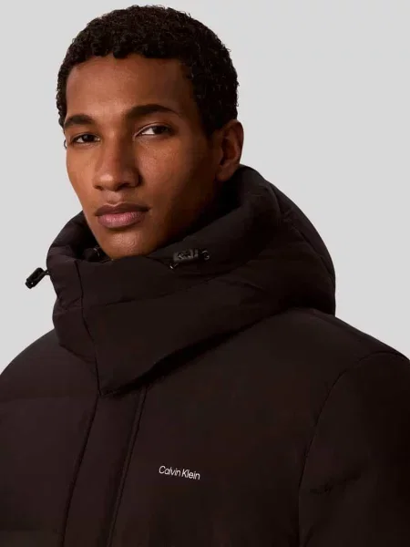 Kurtka pikowana o kroju regular fit z odpinanym kapturem Ck Calvin Klein czarna