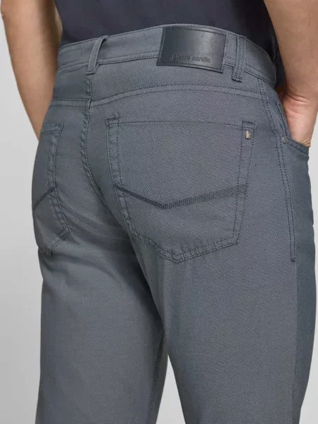 Spodnie w kroju regular fit z detalem z etykietą model Lyon' Pierre Cardin