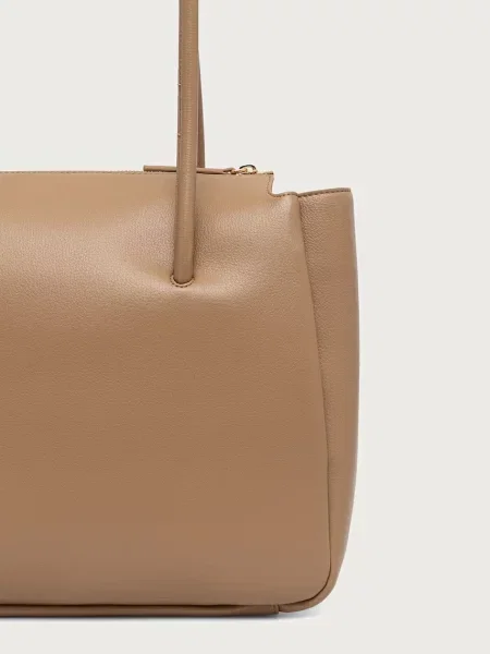 Tommy Hilfiger torebka tote z imitacji skóry ESSENTIAL beżowa