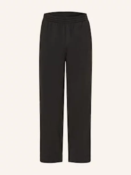 Adidas Originals spodnie dresowe Essential czarne