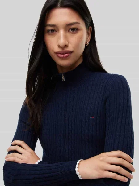 Kardigan rozpinany o kroju slim fit z mieszanki Tommy Jeans granatowy