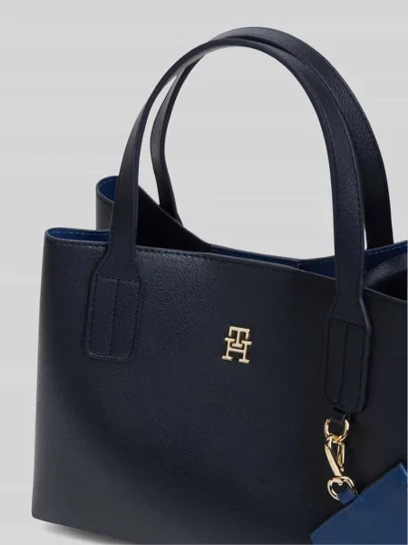 Torebka z rączką z zawieszką na drobiazgi Tommy Hilfiger granatowa