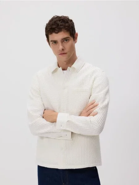 Reserved Cămașă comfort fit din structurat alb