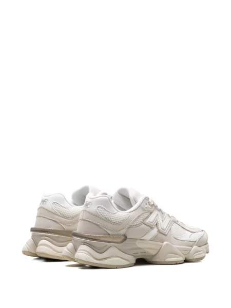 Sneakerși New Balance cu șireturi din dantelă maro