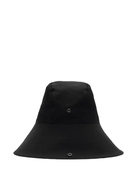Căciulă Burberry în carouri negru