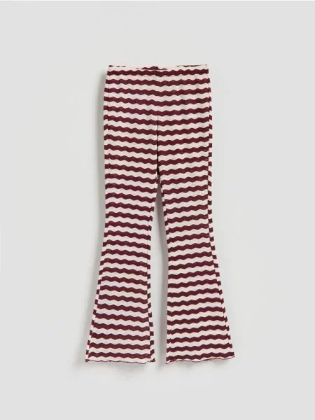 Reserved Pantaloni flare cu model maro