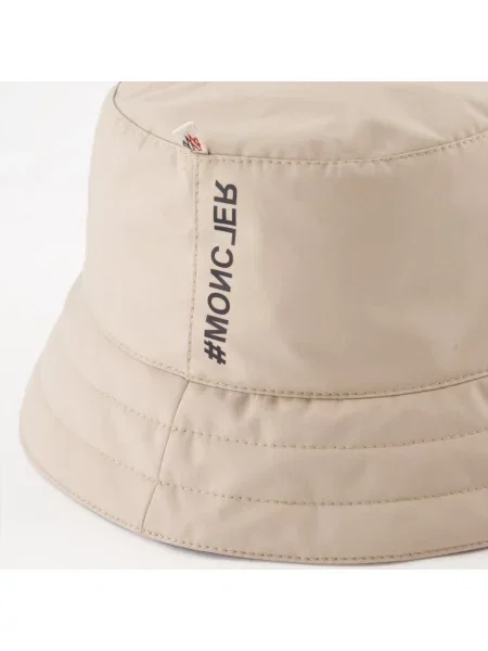 Czapka Moncler z logo pikowana beżowa