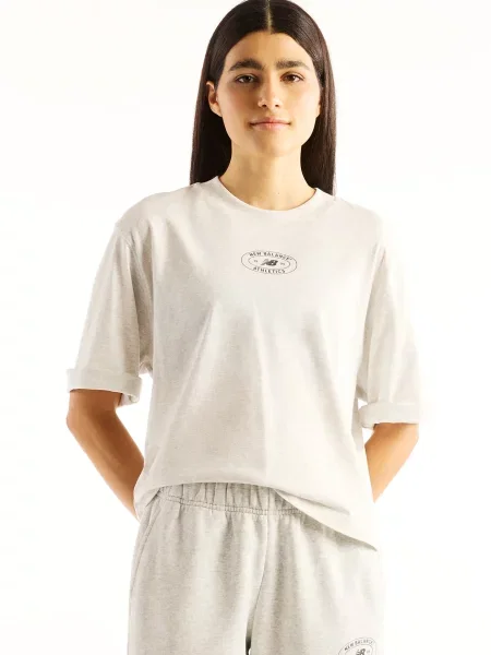 Футболка New Balance бежева