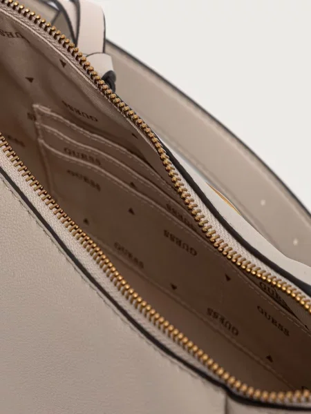 Кожаная сумка Guess