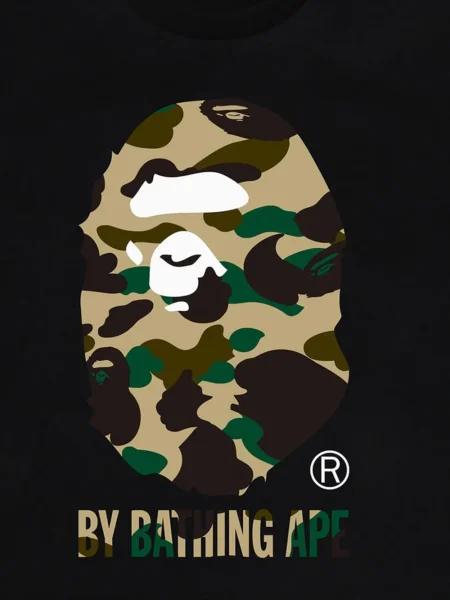 Tricou A Bathing Ape® cu imagine cu model camuflaj negru