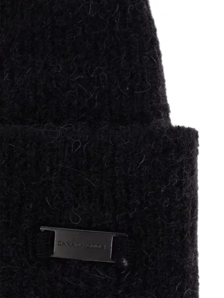Căciulă Canada Goose tricotate cu autograf negru