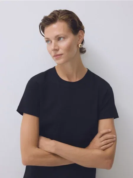 Reserved футболка чорний