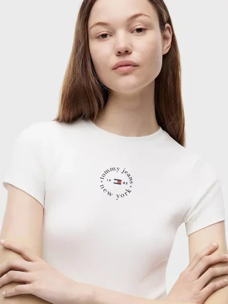 Футболка Tommy Jeans біла