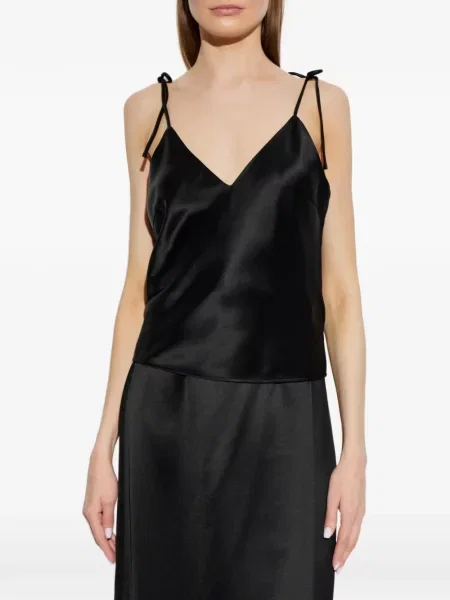 Top By Malene Birger cu legături negru