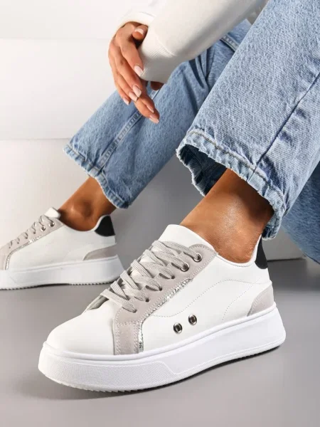 Sneakers Albi-Gri cu Inserții Metalice pe Talpă Groasă Amoone alb