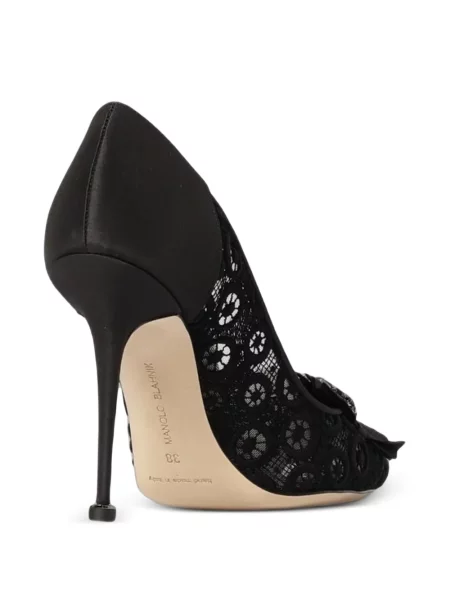 Pantofi cu toc Manolo Blahnik din dantelă negru