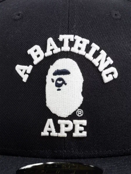 Șapcă A Bathing Ape® cu autograf albastru