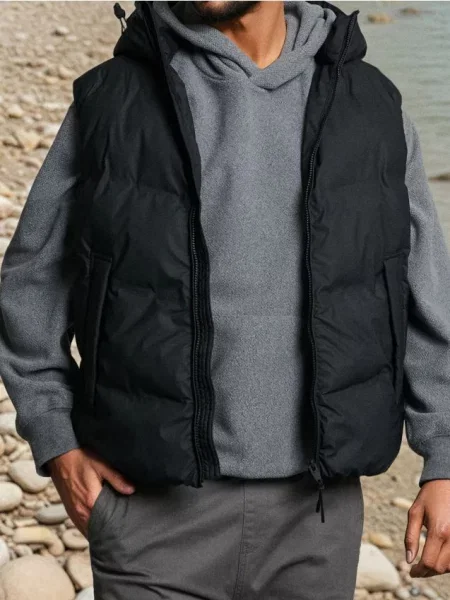 Sinsay Pikowana kamizelka z kapturem czarny