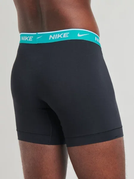 Rastezanje gaćice Nike crna